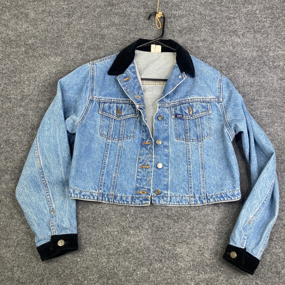 Vintage Lee Cropped Denim Jacket Womens Medium Light Wash Velvet Collar USA Made - Picture 1 of 14